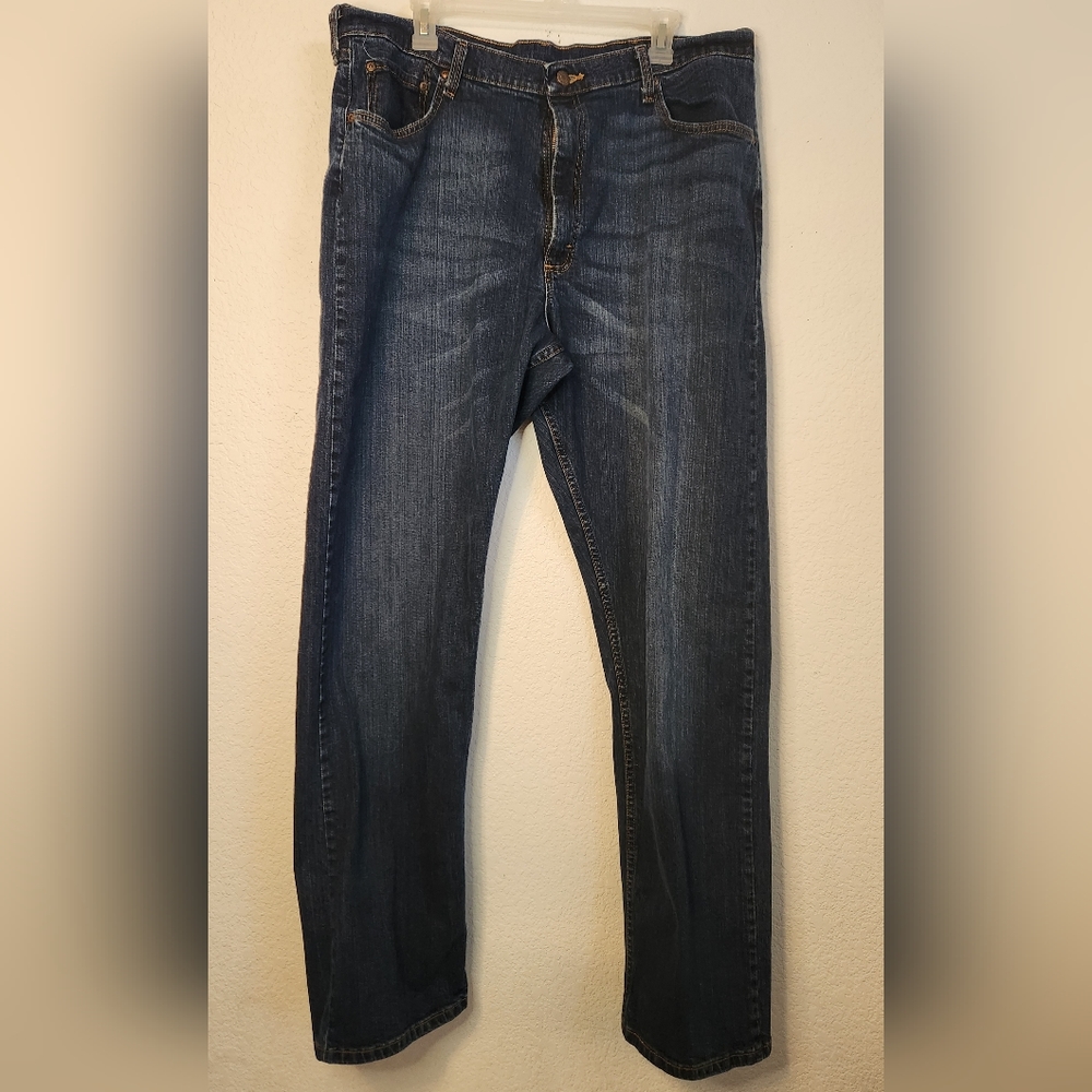 Wrangler Relaxed Fit Dark Wash Premium Quality, Size 38x34